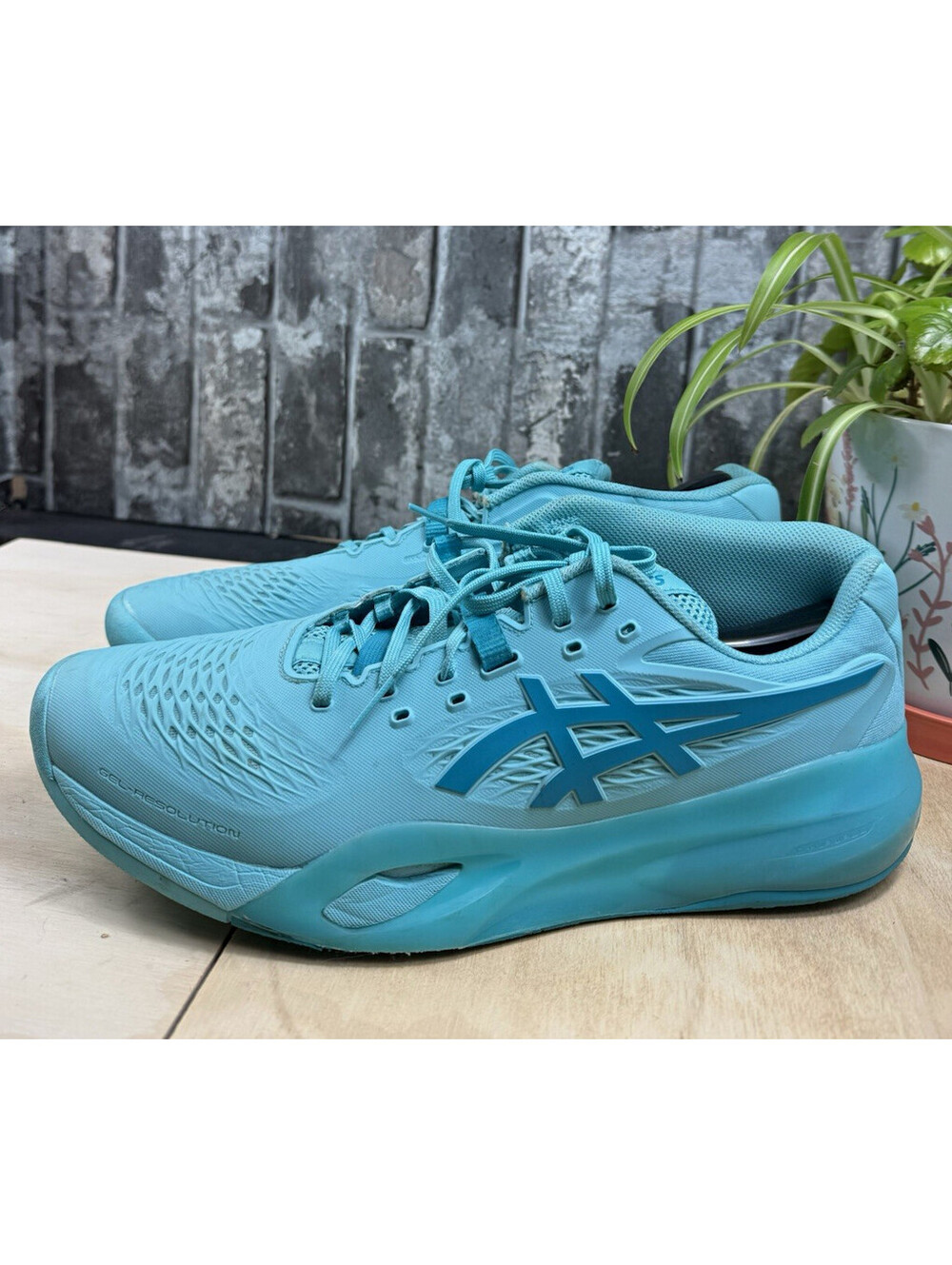 ASICS Men's Blue Solid Low Top Lace-Up Athletic Sneaker 1041A481